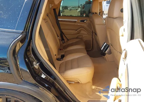 2011 Porsche Cayenne Turbo z USA, uszkodzony, nr VIN WP1AC2A22BLA84958